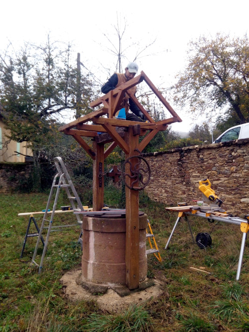 toît du puit en chêne